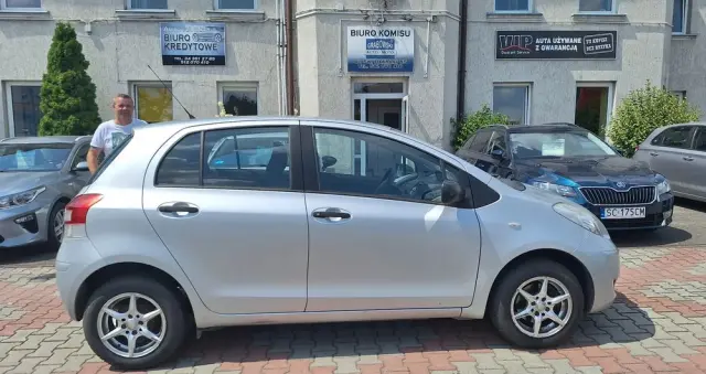 TOYOTA Yaris 