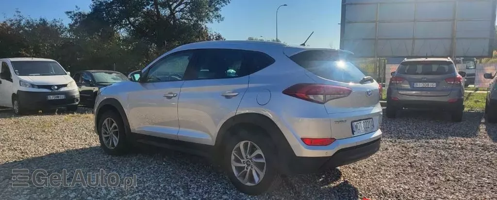 HYUNDAI Tucson 