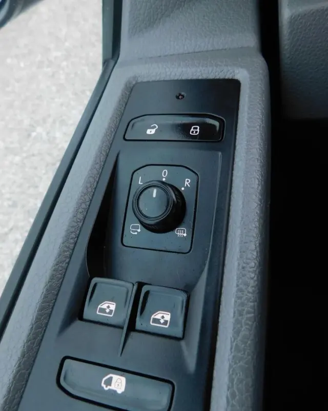 VOLKSWAGEN Transporter L1H1 Plus Comfortline DSG