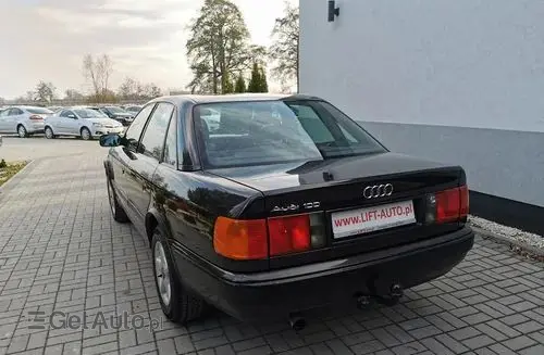 AUDI 100 