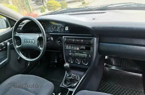 AUDI 100 