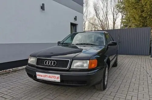 AUDI 100 