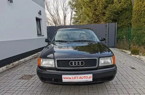 AUDI 100 