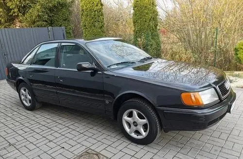 AUDI 100 