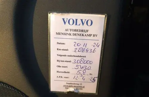 VOLVO V60 