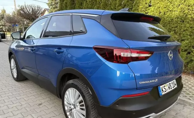 OPEL Grandland 