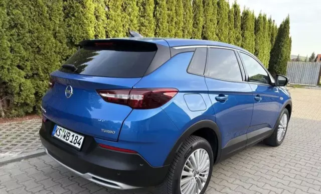 OPEL Grandland 