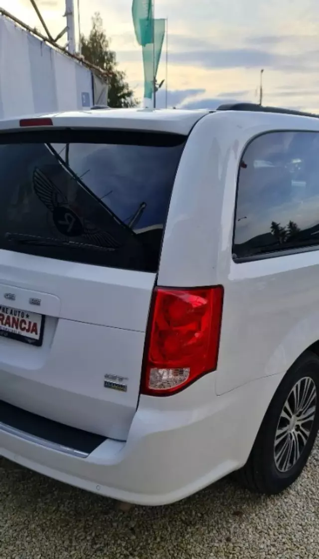DODGE Grand Caravan 