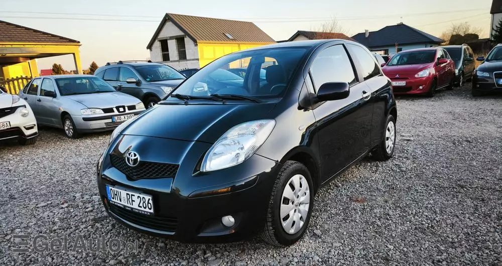 TOYOTA Yaris 