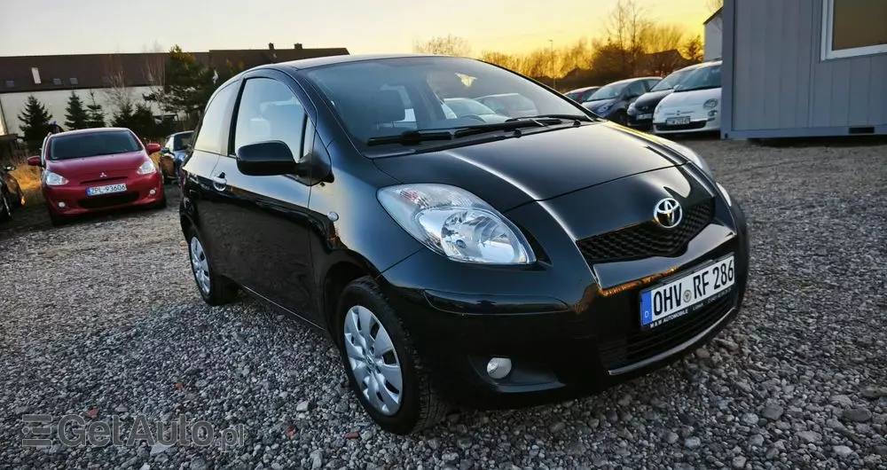 TOYOTA Yaris 