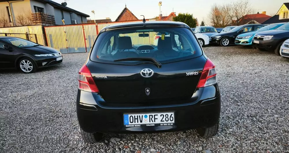 TOYOTA Yaris 