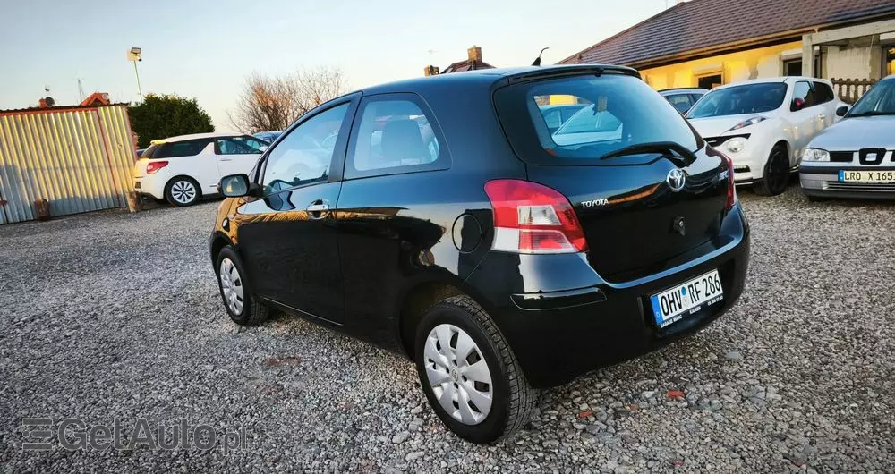 TOYOTA Yaris 