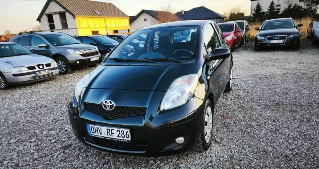 TOYOTA Yaris 