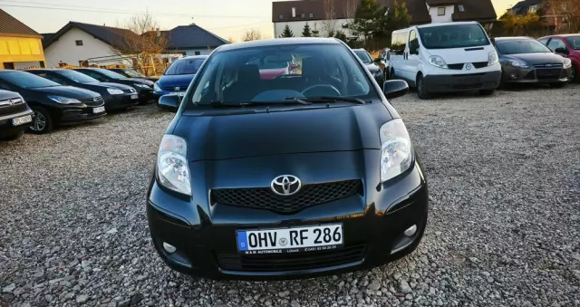 TOYOTA Yaris 