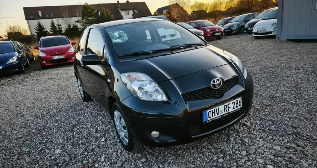 TOYOTA Yaris 
