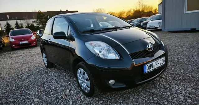 TOYOTA Yaris 