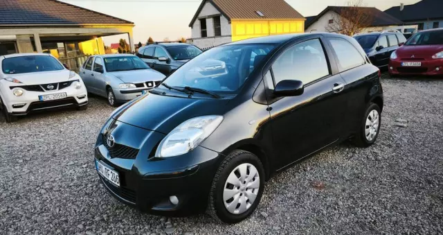 TOYOTA Yaris 