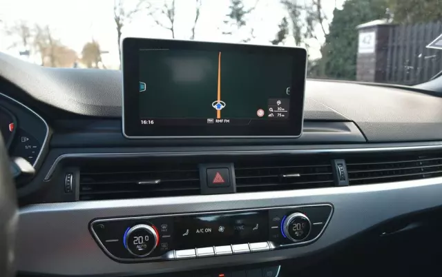 AUDI A4 2.0 TDI Design S tronic