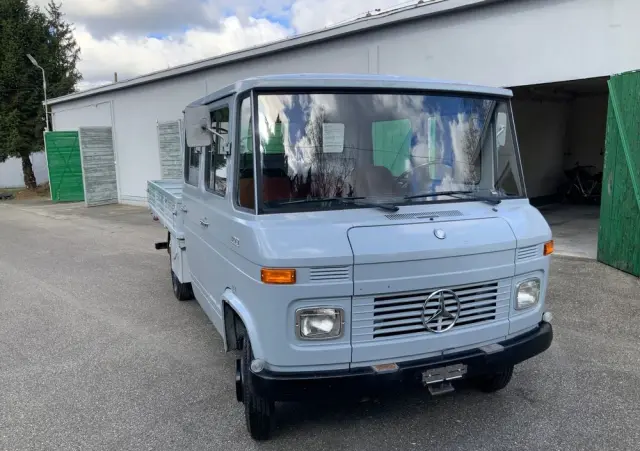 MERCEDES-BENZ L409/G35 