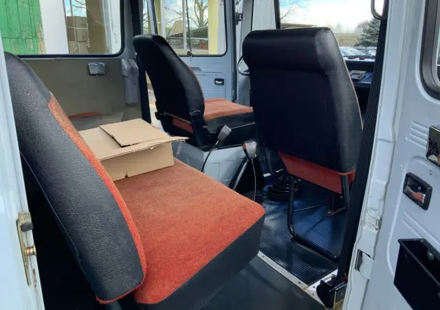 MERCEDES-BENZ L409/G35 