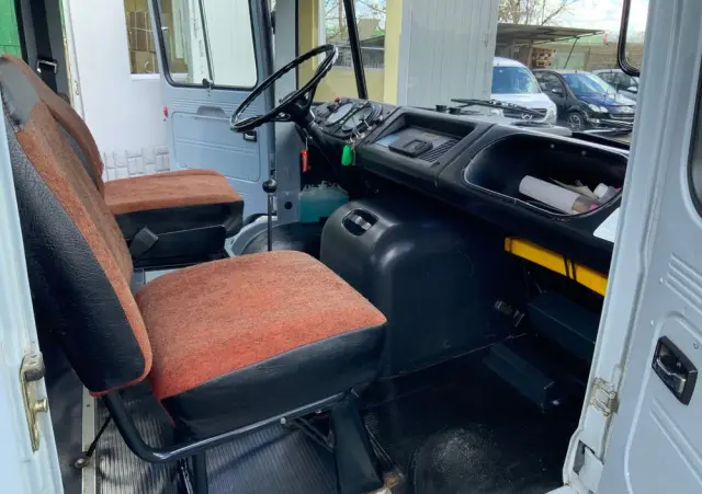 MERCEDES-BENZ L409/G35 