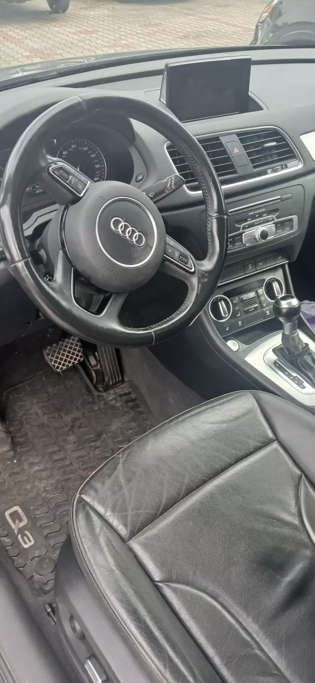 AUDI Q3 