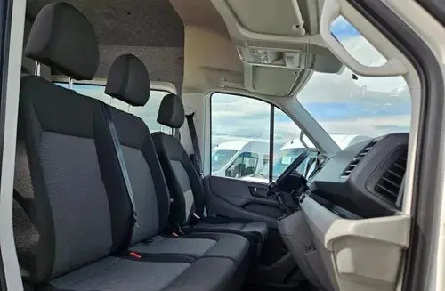 VOLKSWAGEN Crafter 