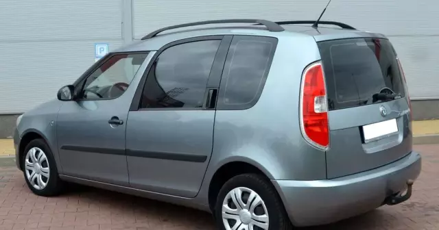 SKODA Roomster 