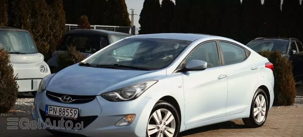 HYUNDAI Elantra 