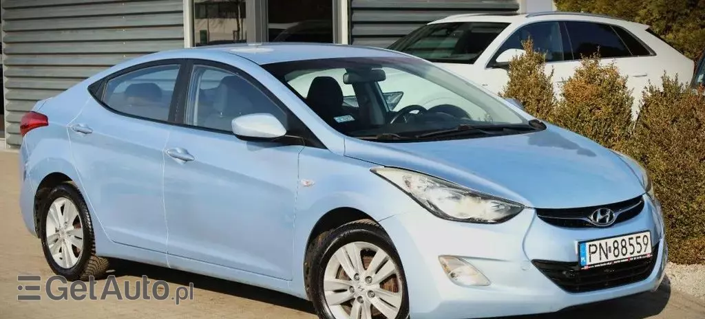 HYUNDAI Elantra 
