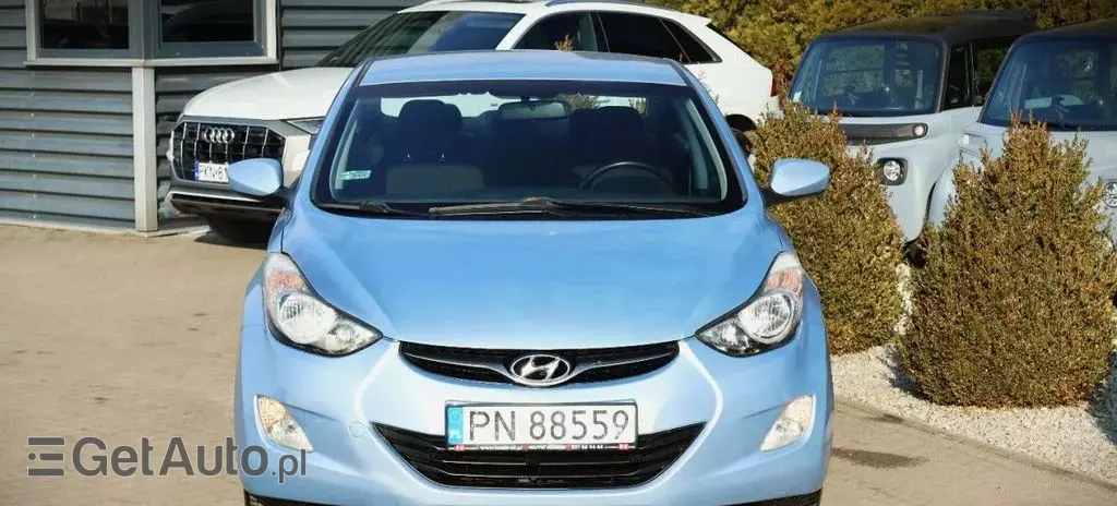 HYUNDAI Elantra 