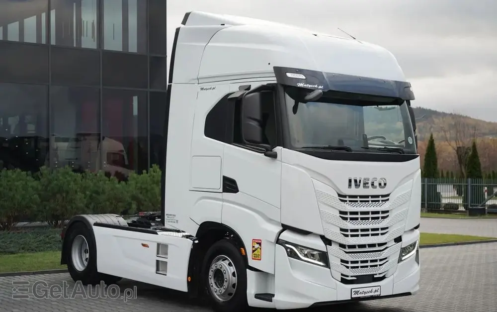 IVECO S-WAY / 480 / RETARDER / KLIMA POSTOJOWA / OPONY 100% 