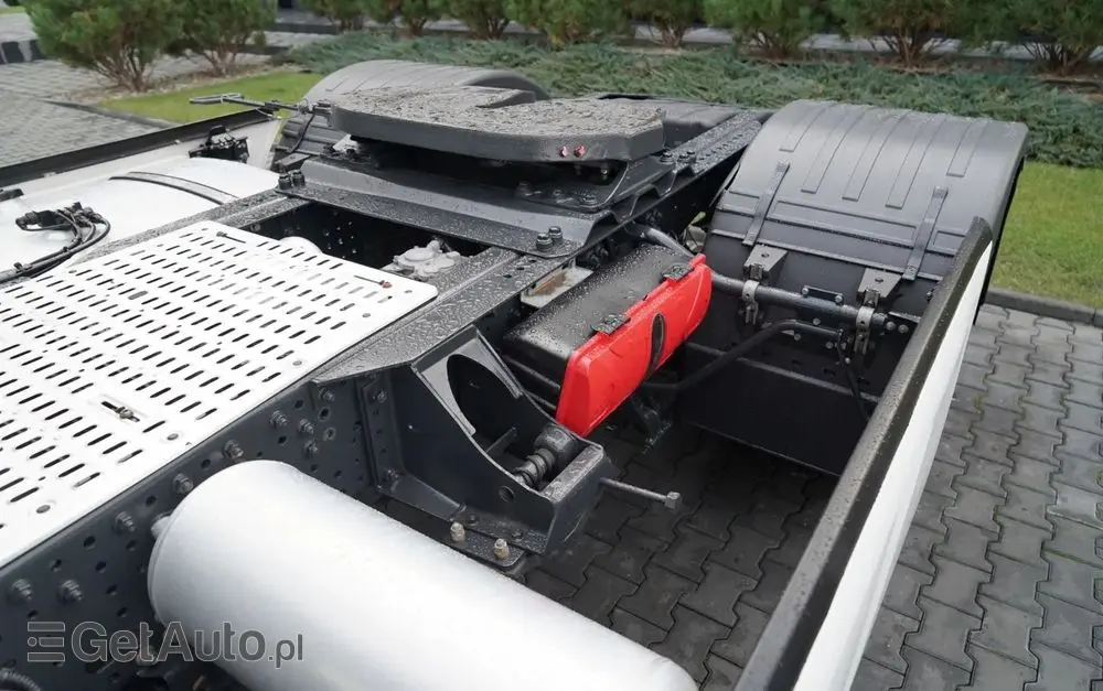 IVECO S-WAY / 480 / RETARDER / KLIMA POSTOJOWA / OPONY 100% 