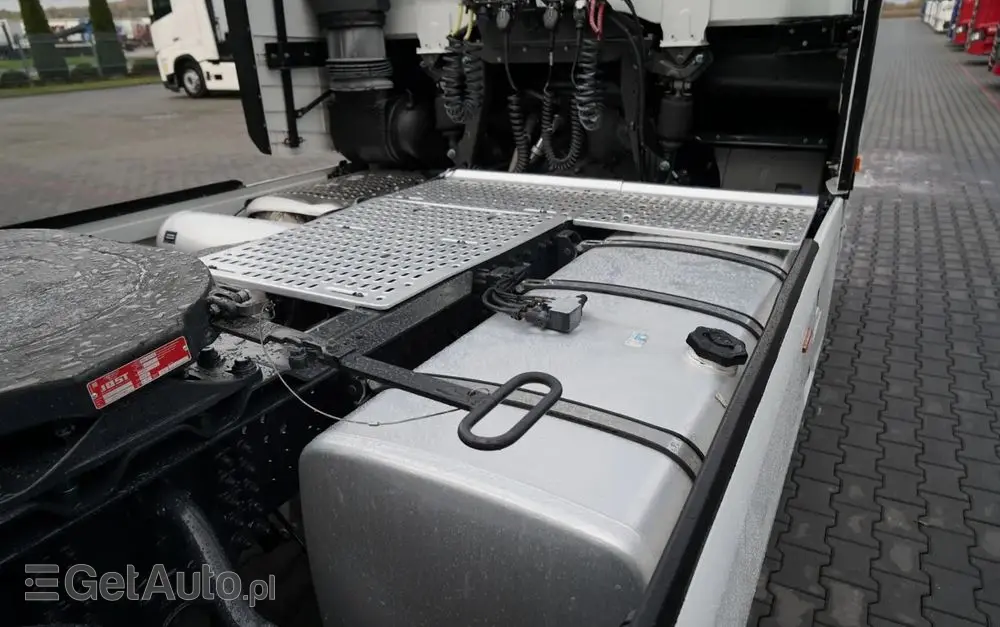 IVECO S-WAY / 480 / RETARDER / KLIMA POSTOJOWA / OPONY 100% 