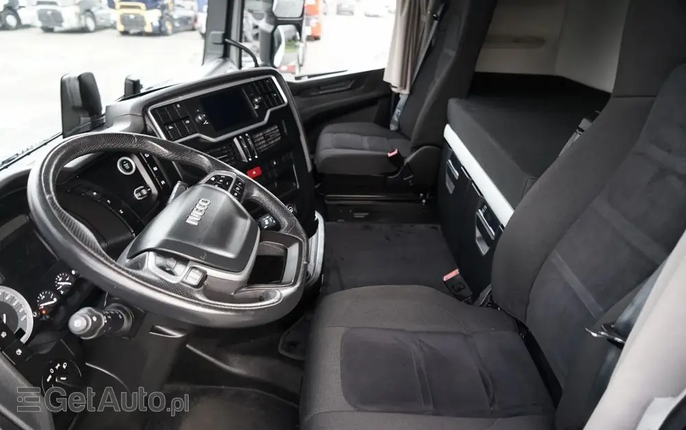 IVECO S-WAY / 480 / RETARDER / KLIMA POSTOJOWA / OPONY 100% 