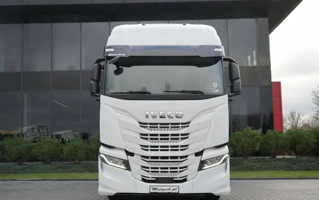 IVECO S-WAY / 480 / RETARDER / KLIMA POSTOJOWA / OPONY 100% 
