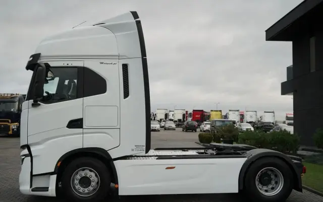 IVECO S-WAY / 480 / RETARDER / KLIMA POSTOJOWA / OPONY 100% 