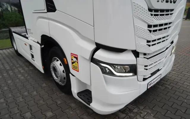 IVECO S-WAY / 480 / RETARDER / KLIMA POSTOJOWA / OPONY 100% 