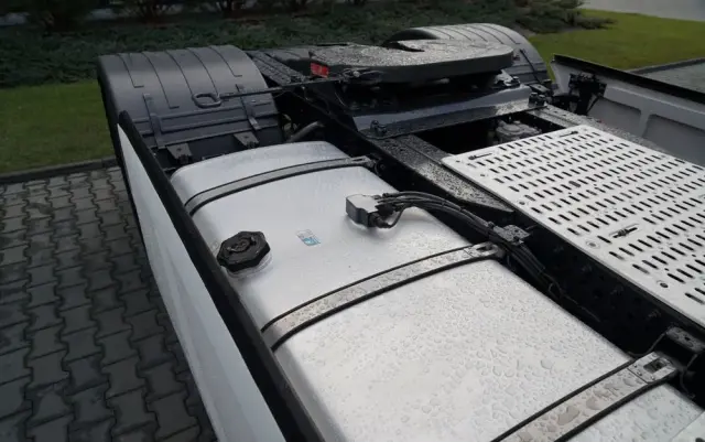 IVECO S-WAY / 480 / RETARDER / KLIMA POSTOJOWA / OPONY 100% 