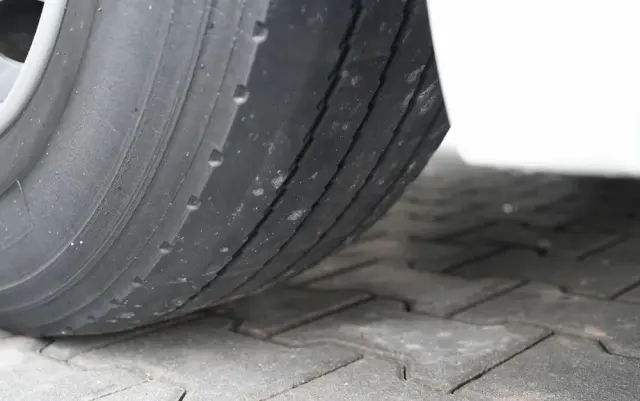 IVECO S-WAY / 480 / RETARDER / KLIMA POSTOJOWA / OPONY 100% 