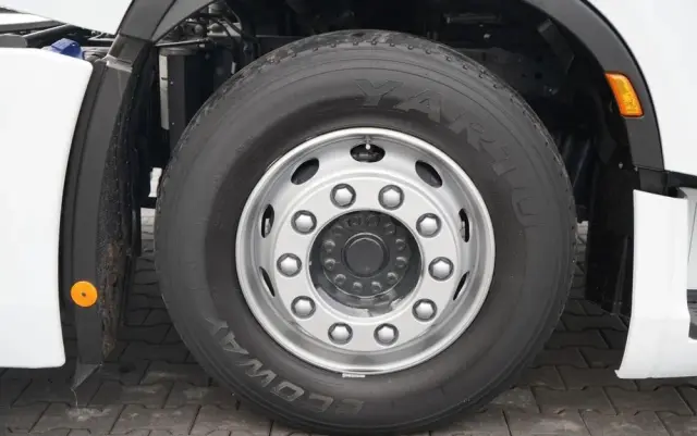 IVECO S-WAY / 480 / RETARDER / KLIMA POSTOJOWA / OPONY 100% 