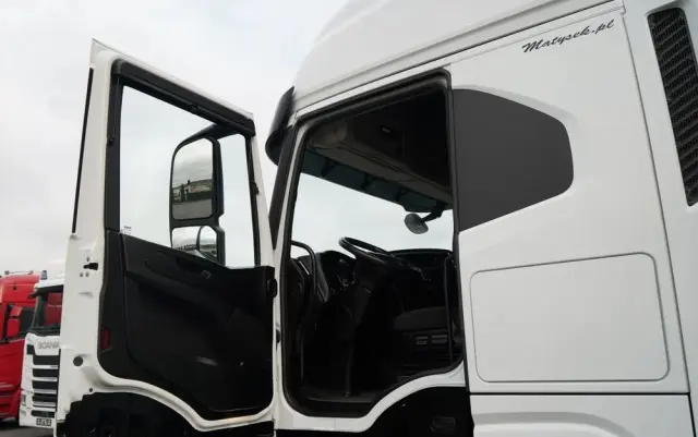 IVECO S-WAY / 480 / RETARDER / KLIMA POSTOJOWA / OPONY 100% 