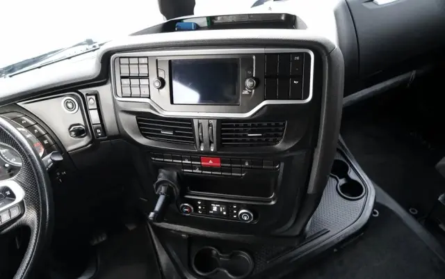 IVECO S-WAY / 480 / RETARDER / KLIMA POSTOJOWA / OPONY 100% 