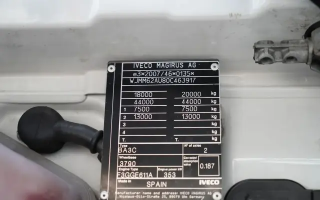 IVECO S-WAY / 480 / RETARDER / KLIMA POSTOJOWA / OPONY 100% 