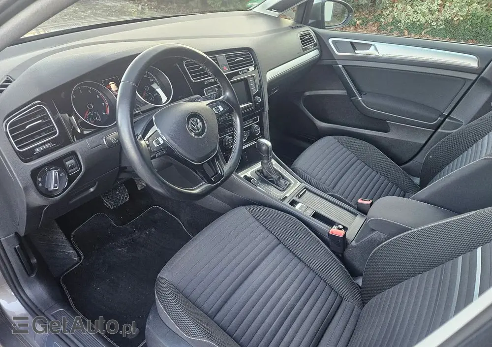 VOLKSWAGEN Golf 1.4 TSI BlueMotion Technology DSG Cup