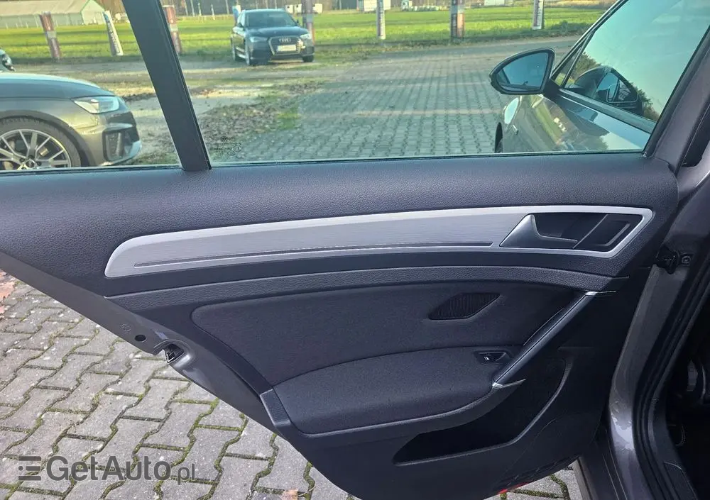 VOLKSWAGEN Golf 1.4 TSI BlueMotion Technology DSG Cup