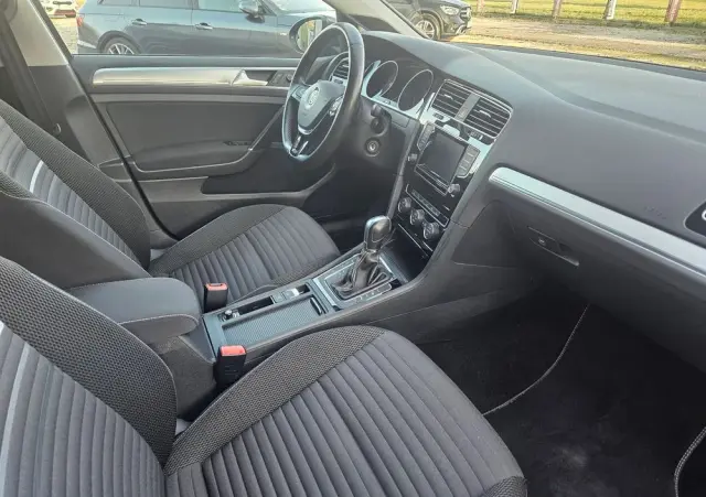 VOLKSWAGEN Golf 1.4 TSI BlueMotion Technology DSG Cup