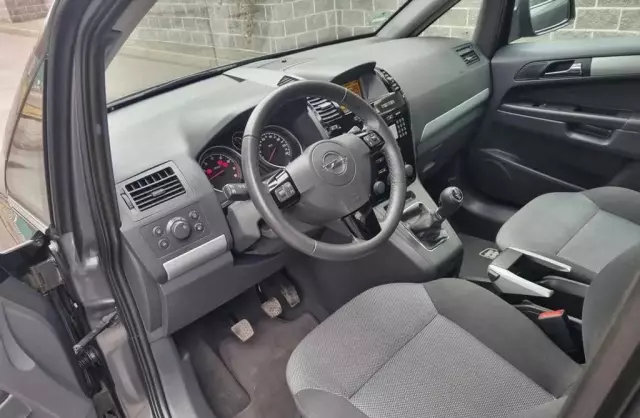 OPEL Zafira 