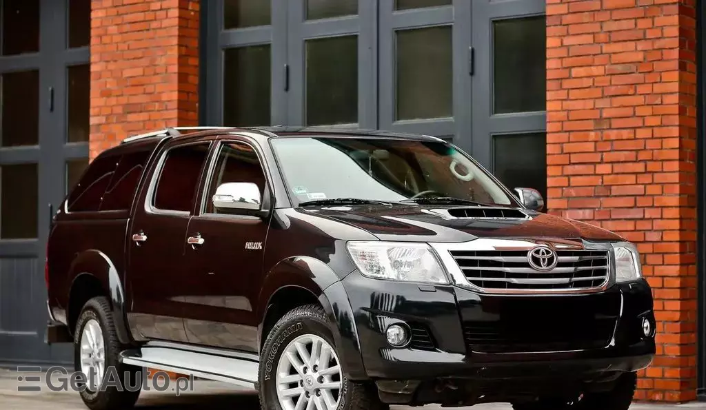 TOYOTA Hilux 