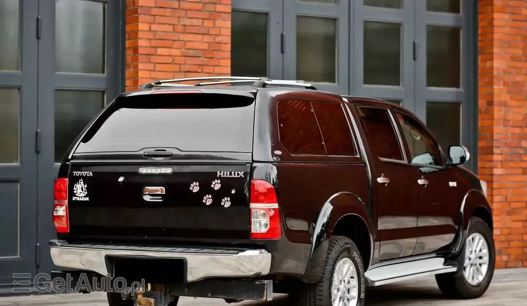TOYOTA Hilux 